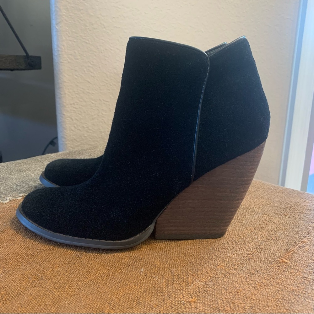 Very Volatile Black Suede Leather Bootie - Picture 4 of 8